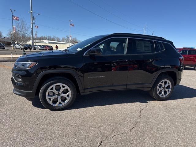 2025 Jeep Compass COMPASS LATITUDE 4X4