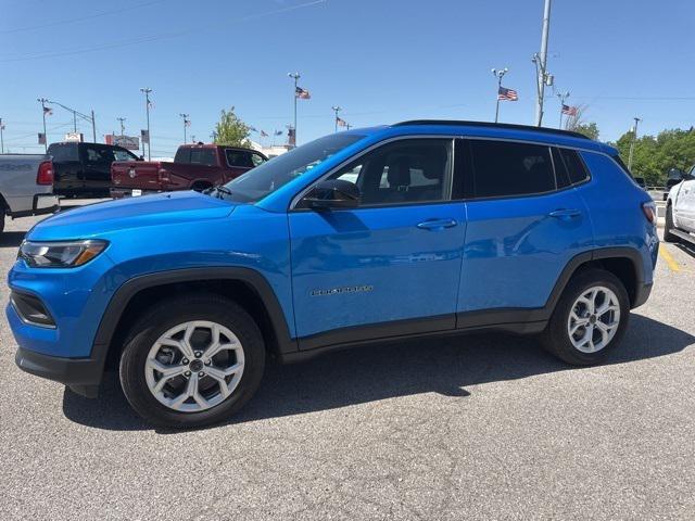 2025 Jeep Compass COMPASS LATITUDE 4X4