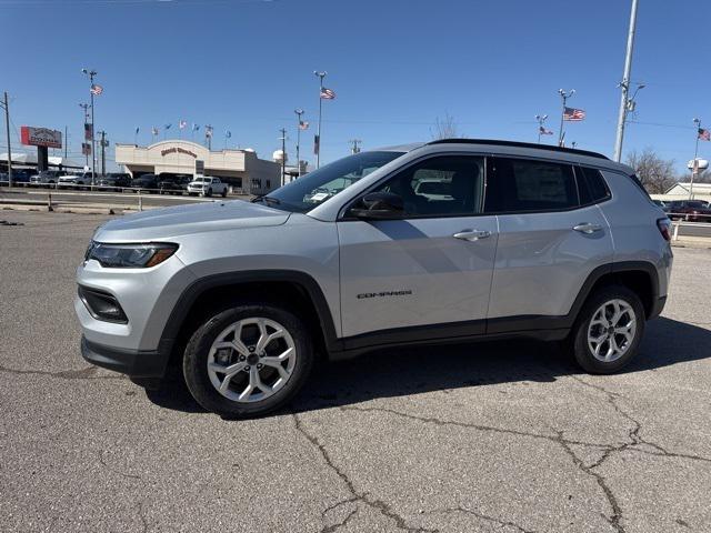 2025 Jeep Compass COMPASS LATITUDE 4X4