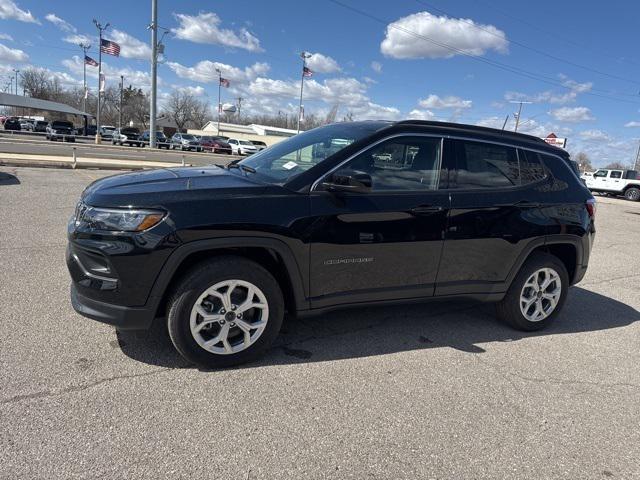 2025 Jeep Compass COMPASS LATITUDE 4X4
