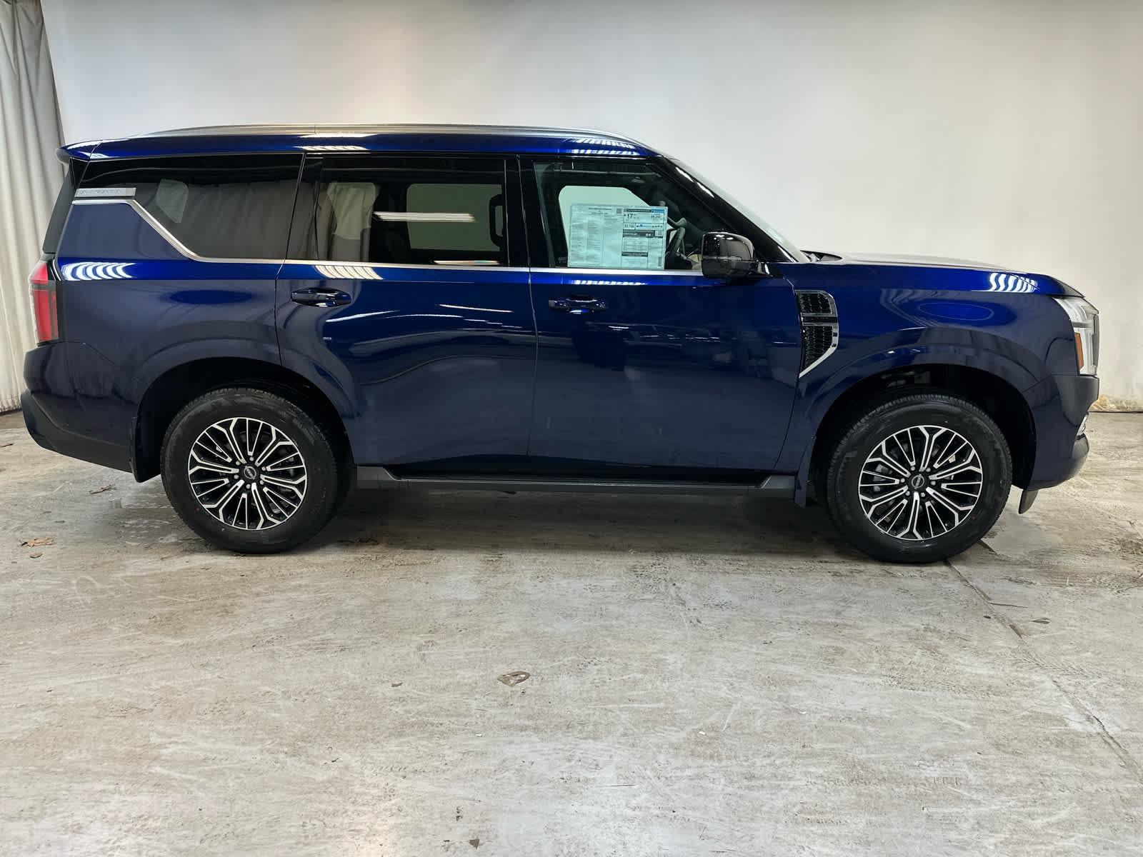 2025 Nissan Armada SL - Photo 9