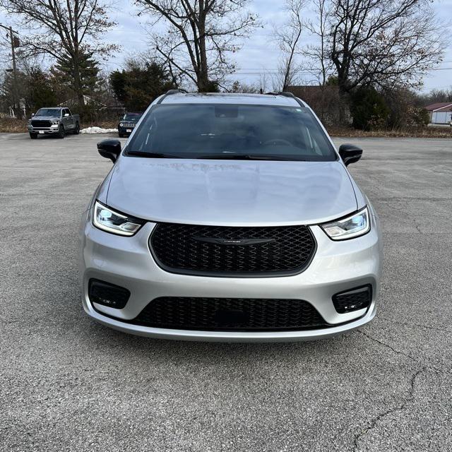2024 Chrysler Pacifica PACIFICA TOURING L