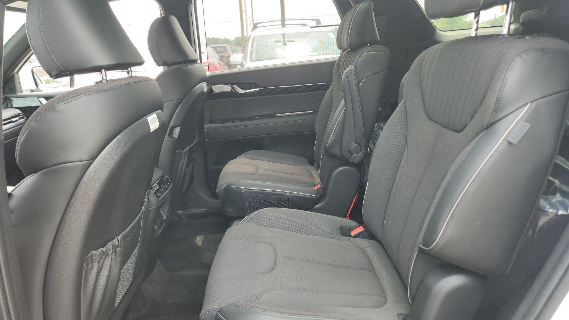 2025 Hyundai Palisade Calligraphy Night Edition - Photo 19