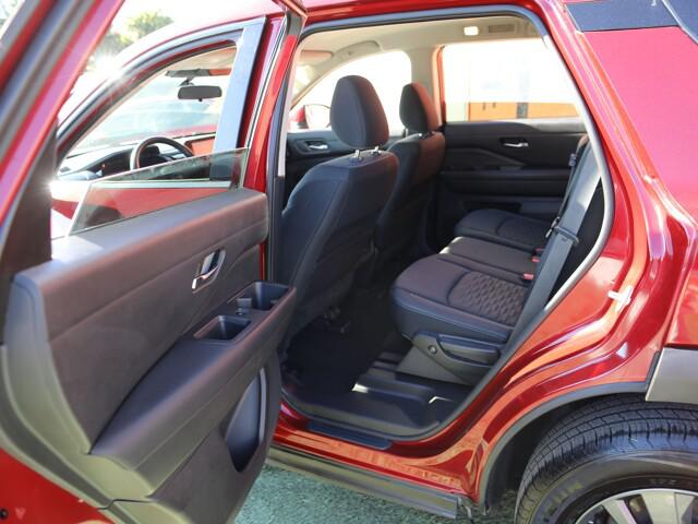 2022 Nissan Pathfinder SV 2WD