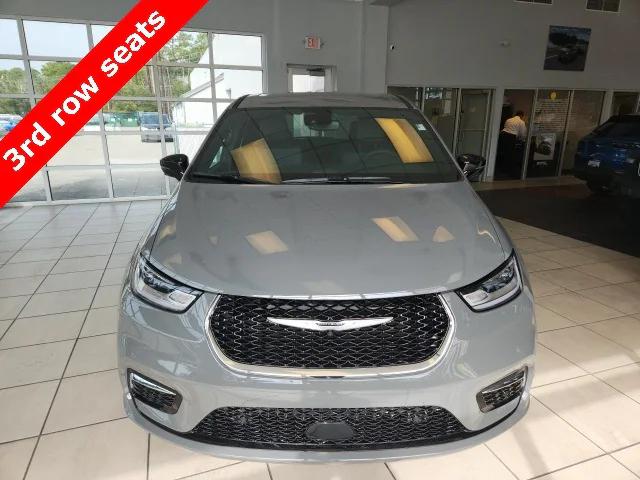 2025 Chrysler Pacifica PACIFICA SELECT