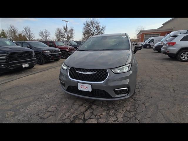2025 Chrysler Pacifica PACIFICA SELECT