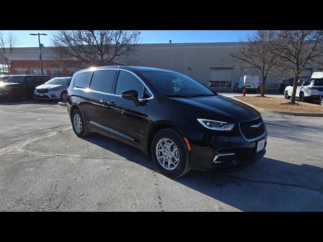 2025 Chrysler Pacifica PACIFICA SELECT