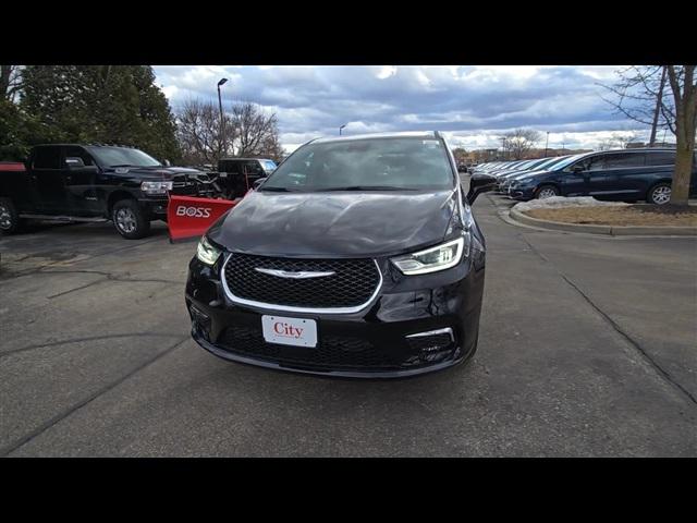 2025 Chrysler Pacifica PACIFICA SELECT