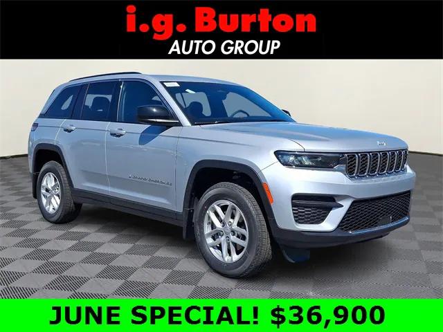 2025 Jeep Grand Cherokee GRAND CHEROKEE LAREDO X 4X4