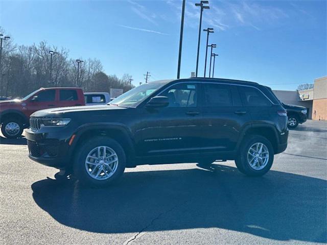 2025 Jeep Grand Cherokee GRAND CHEROKEE LAREDO X 4X4