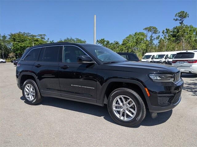 2025 Jeep Grand Cherokee GRAND CHEROKEE LAREDO X 4X4