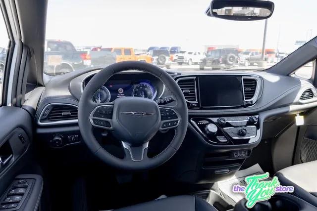 2025 Chrysler Pacifica PACIFICA SELECT