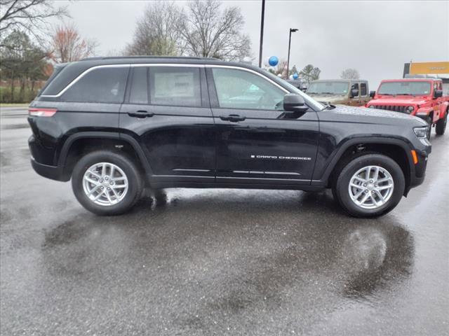 2025 Jeep Grand Cherokee GRAND CHEROKEE LAREDO X 4X4