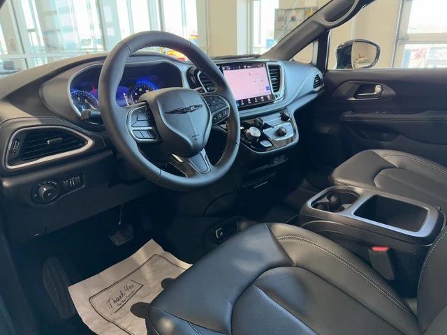 2025 Chrysler Pacifica PACIFICA SELECT