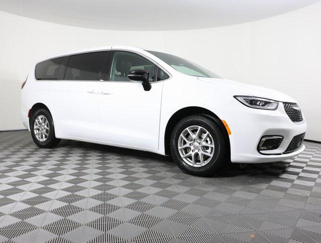2025 Chrysler Pacifica PACIFICA SELECT