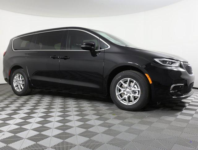 2025 Chrysler Pacifica PACIFICA SELECT