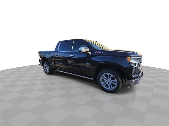 2022 Chevrolet Silverado 1500 4WD Crew Cab Short Bed LTZ