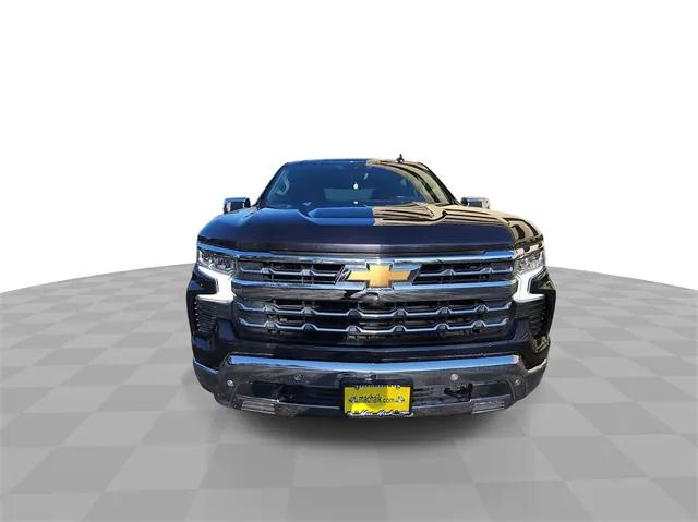 2022 Chevrolet Silverado 1500 4WD Crew Cab Short Bed LTZ