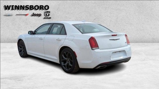 2022 Chrysler 300 Touring L