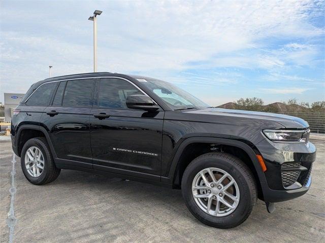 2025 Jeep Grand Cherokee GRAND CHEROKEE LAREDO X 4X4