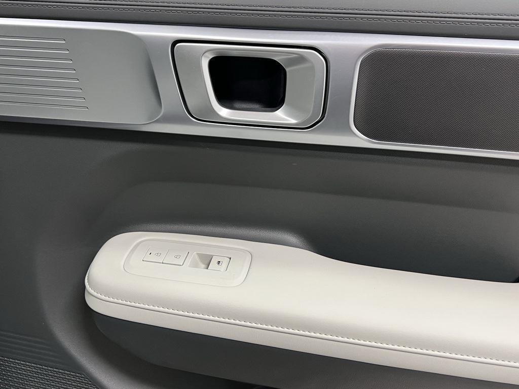 New 2025 Shimmering Silver Hyundai SEL AWD image 230