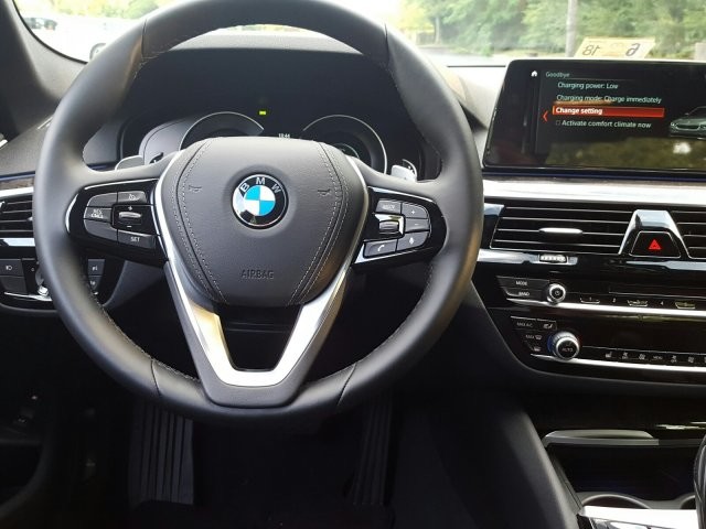 2018 BMW 5 Series 530e xDrive iPerformance