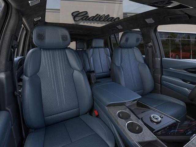 2025 Cadillac Escalade Luxury 2