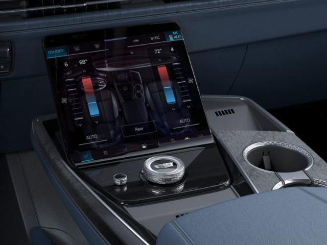 2025 Cadillac Escalade Luxury 2