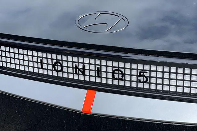 2025 Hyundai IONIQ 5 N - Photo 9