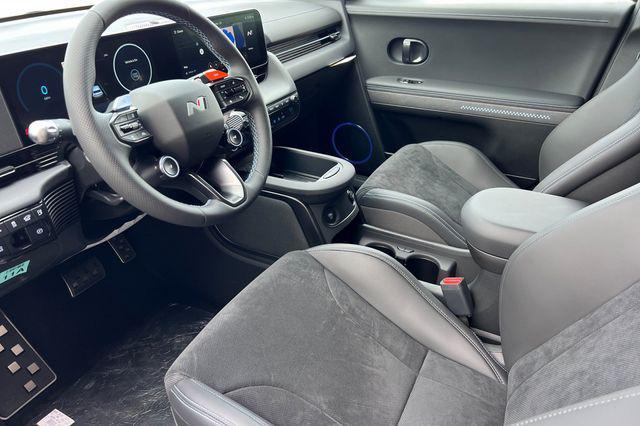 2025 Hyundai IONIQ 5 N - Photo 10