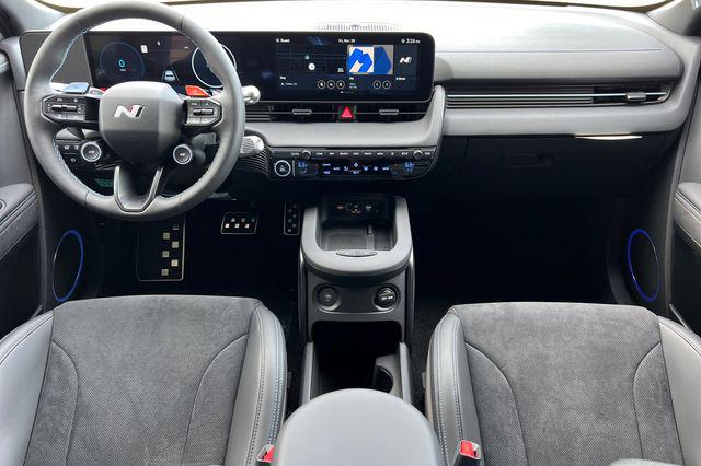 2025 Hyundai IONIQ 5 N - Photo 13