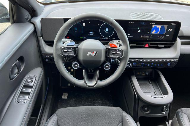 2025 Hyundai IONIQ 5 N - Photo 14