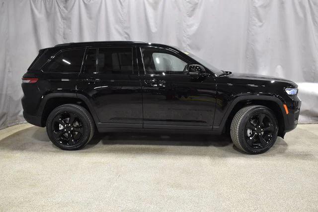 2025 Jeep Grand Cherokee GRAND CHEROKEE ALTITUDE 4X4