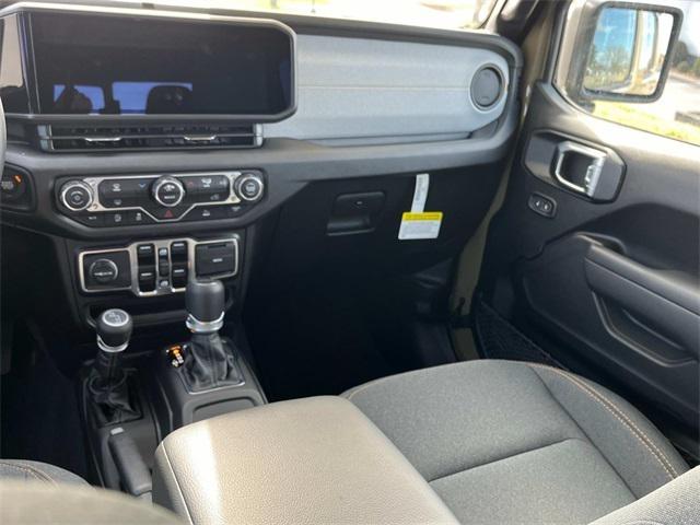 2025 Jeep Gladiator GLADIATOR NIGHTHAWK 4X4