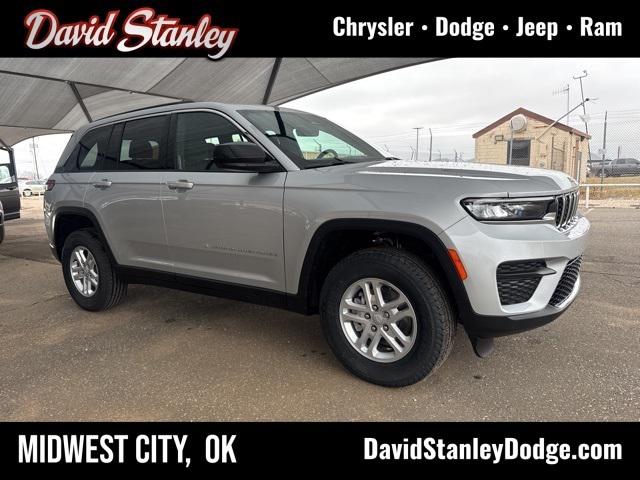 2025 Jeep Grand Cherokee GRAND CHEROKEE LAREDO 4X4