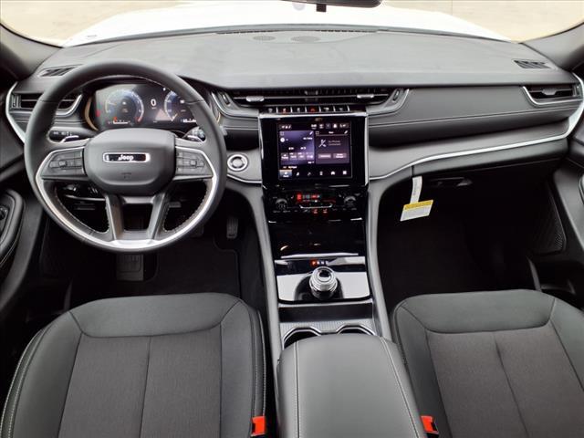 2025 Jeep Grand Cherokee GRAND CHEROKEE LAREDO 4X2