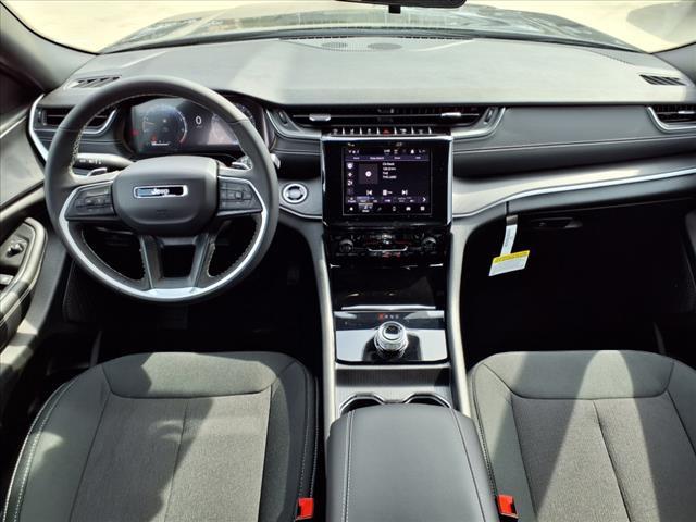 2025 Jeep Grand Cherokee GRAND CHEROKEE LAREDO 4X2