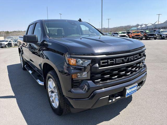 2023 Chevrolet Silverado 1500 4WD Crew Cab Short Bed Custom 2023 Chevrolet Silverado 1500 4WD Crew Cab Short Bed Custom