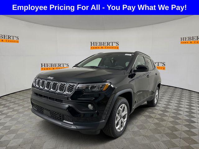 2025 Jeep Compass COMPASS LATITUDE 4X4