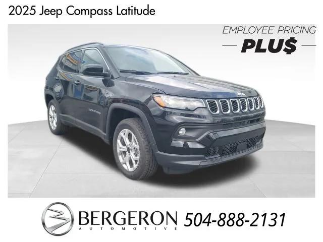 2025 Jeep Compass COMPASS LATITUDE 4X4