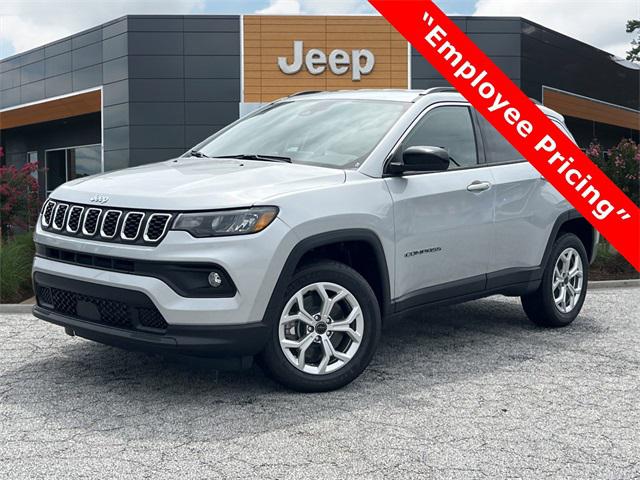 2025 Jeep Compass COMPASS LATITUDE 4X4
