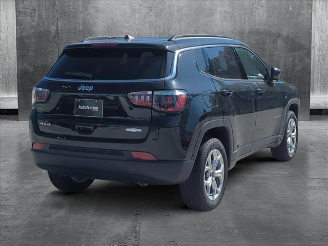 2025 Jeep Compass COMPASS LATITUDE 4X4