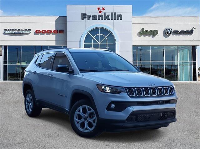 2025 Jeep Compass COMPASS LATITUDE 4X4
