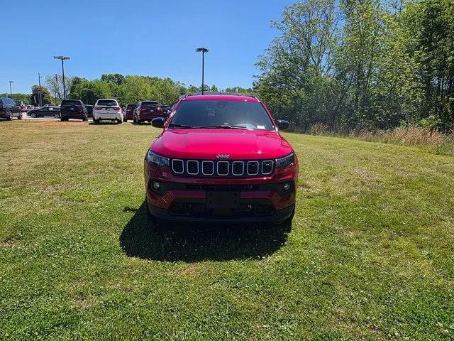 2025 Jeep Compass COMPASS LATITUDE 4X4