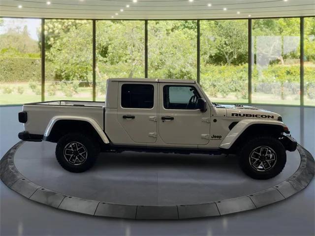 2025 Jeep Gladiator GLADIATOR RUBICON X 4X4