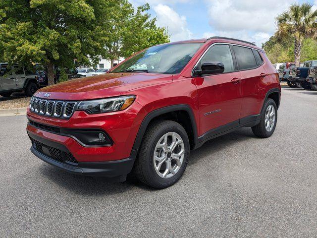 2025 Jeep Compass COMPASS LATITUDE 4X4