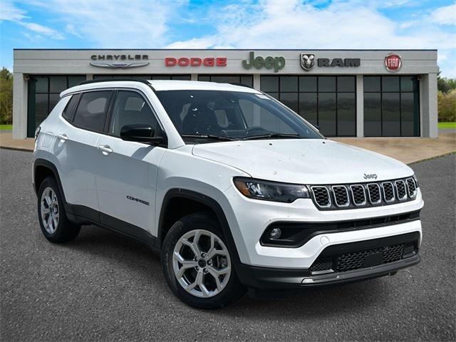 2025 Jeep Compass COMPASS LATITUDE 4X4
