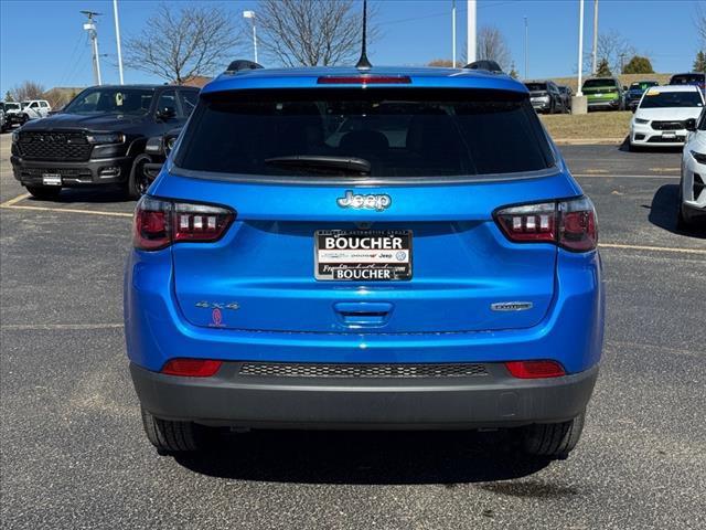 2025 Jeep Compass COMPASS LATITUDE 4X4