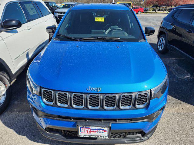2025 Jeep Compass COMPASS LATITUDE 4X4