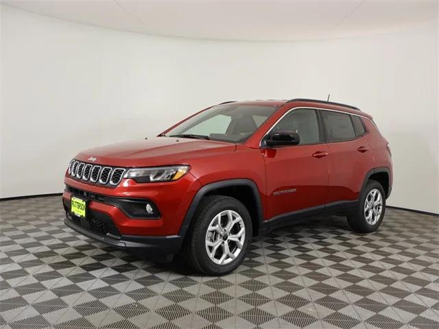 2025 Jeep Compass COMPASS LATITUDE 4X4